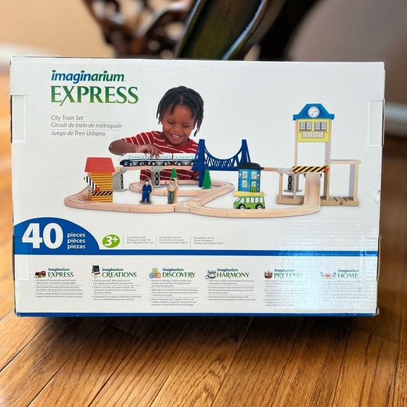 Imaginarium EXPRESSION Wooden City Train Set,Compatible w/Thomas, Friends & Brio - Picture 6 of 7